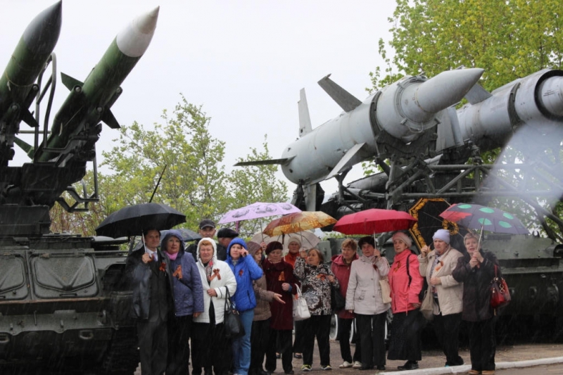 Ветераны Балаковской АЭС посетили парк Победы в г.Саратове_result (20).JPG